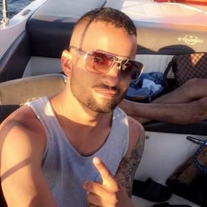 Meet your Posher, Muneeb